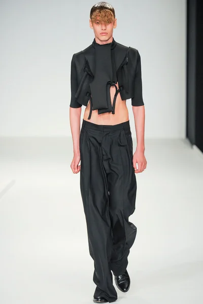 Look 17
